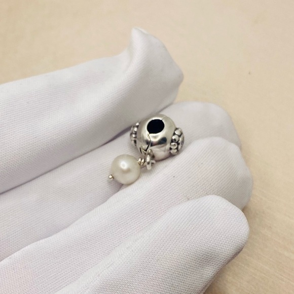 EUC Pandora 790873P Sterling Silver Pearl of Wisdom Clip w/ White Pearl Dangle - Picture 3 of 9